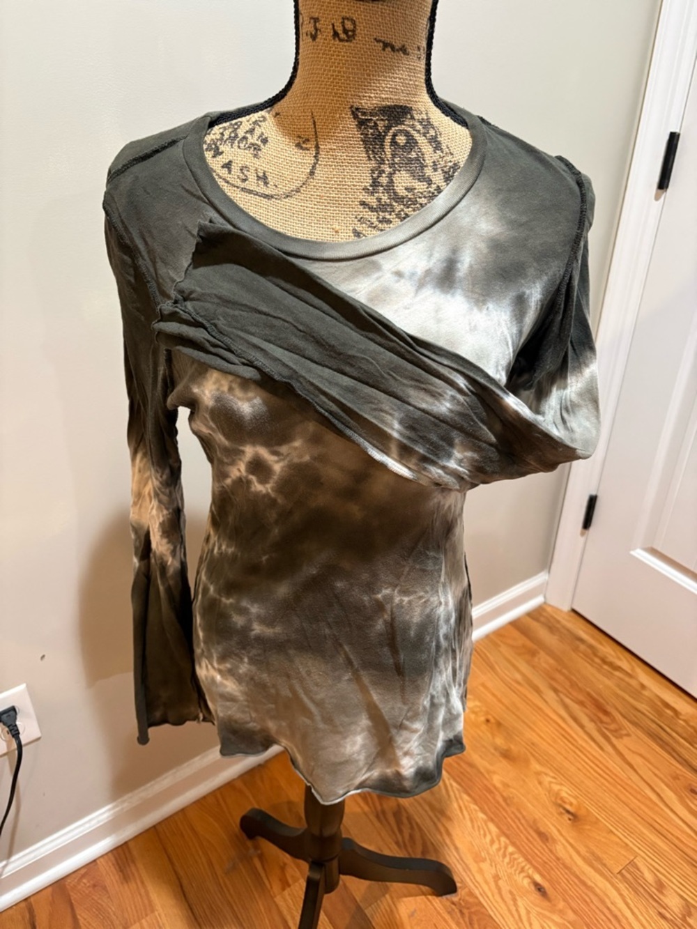 ▪️Haley K Tie Dye Tee - Picture 1 of 7